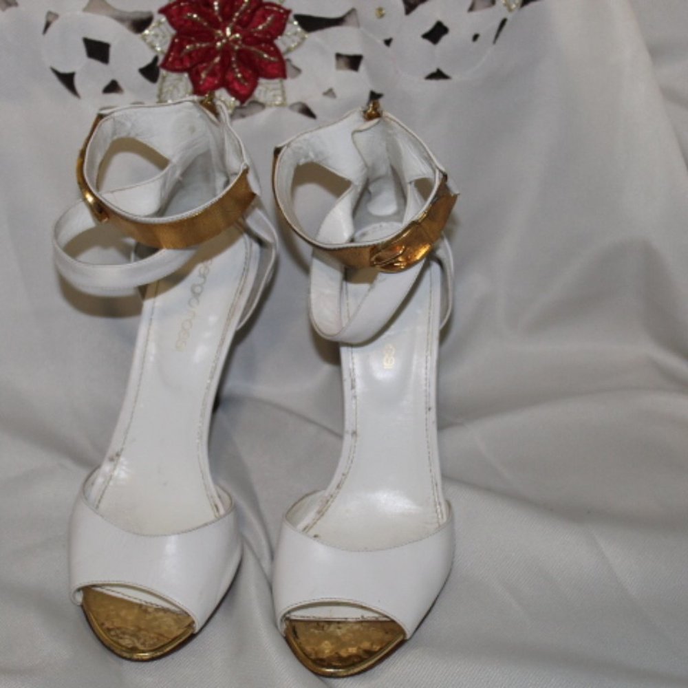 Sergio Rossi White and Gold Pumps